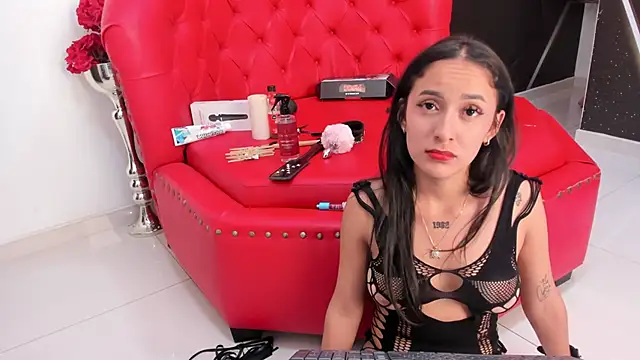 Snapshot of SARAFOXX_ chatting on 20, 2, 2025 SARAFOXX online show from 20, 2, 2025