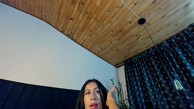 EmiGomez  online show from 19, 12, 2024