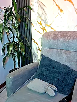 EmiGomez  online show from 13, 4, 2026