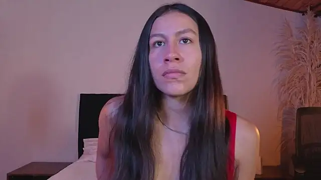 Snapshot of EmiGomez_ chatting on 19, 4, 2026 EmiGomez online show from 19, 4, 2026