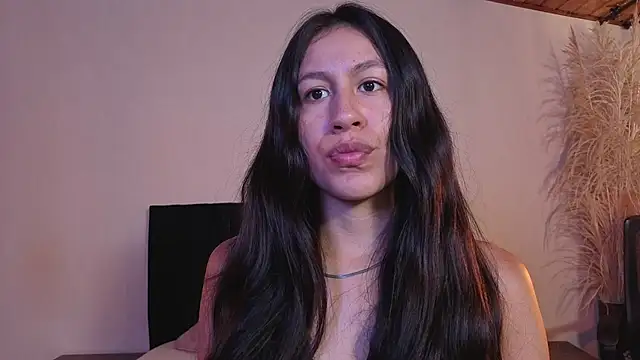 Snapshot of EmiGomez_ chatting on 30, 4, 2026 EmiGomez online show from 30, 4, 2026