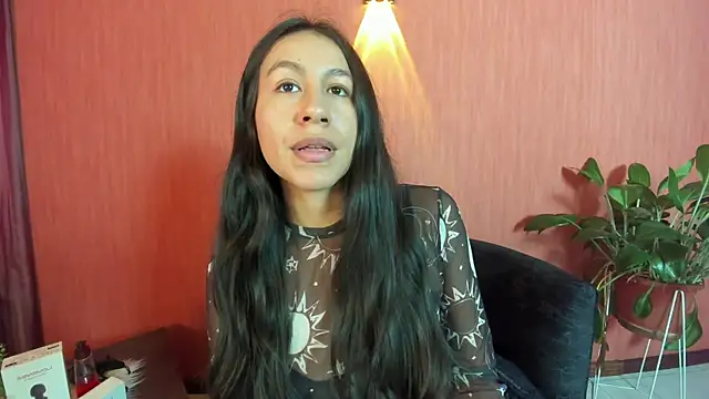 Snapshot of EmiGomez_ chatting on 11, 5, 2026 EmiGomez online show from 11, 5, 2026