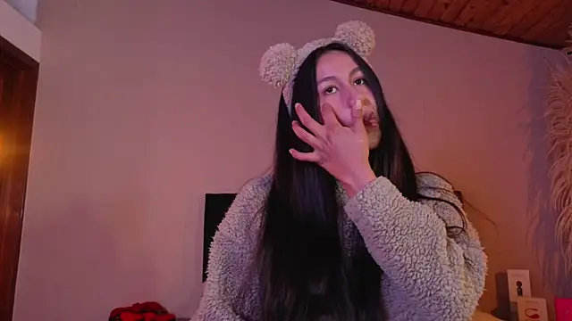 Snapshot of EmiGomez_ chatting on 29, 6, 2026 EmiGomez online show from 29, 6, 2026