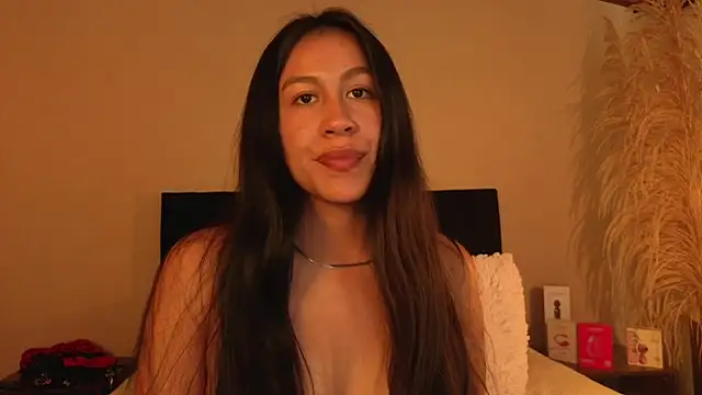 Snapshot of EmiGomez_ chatting on 30, 6, 2026 EmiGomez online show from 30, 6, 2026