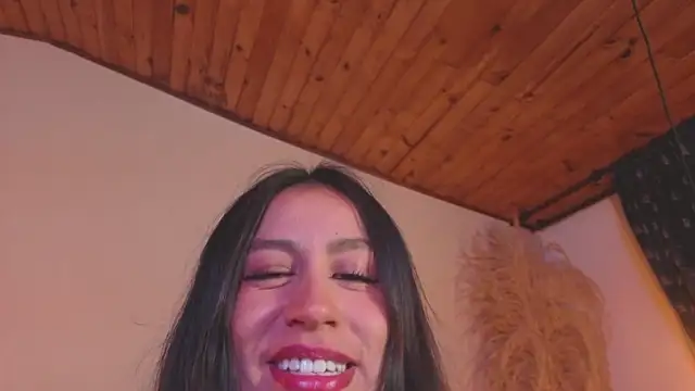Snapshot of EmiGomez_ chatting on 5, 7, 2026 EmiGomez online show from 5, 7, 2026