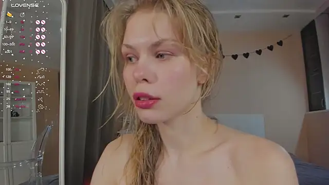 Snapshot of ass_latte chatting on 19, 12, 2025 ass latte online show from 19, 12, 2025