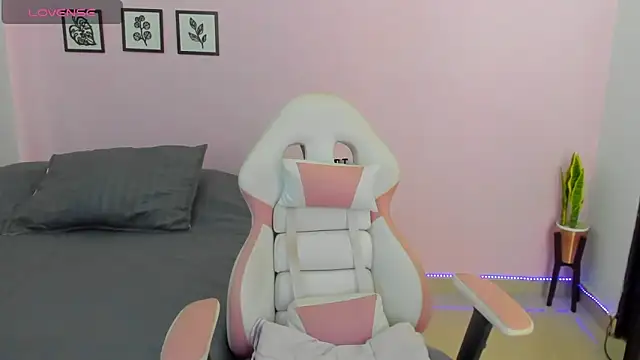 Snapshot of sophie_pazz chatting on 8, 2, 2026 sophie pazz online show from 8, 2, 2026