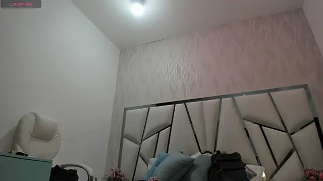 Victoriaa millers online show from 15, 2, 2026