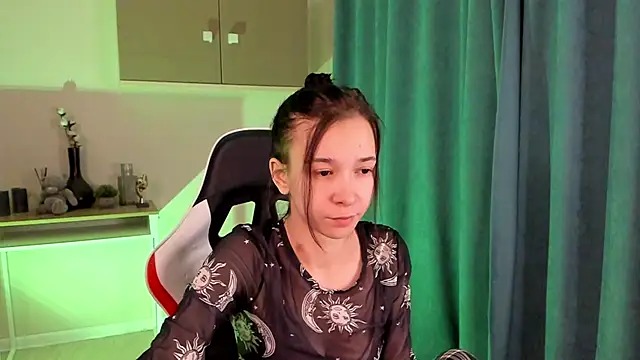 Snapshot of LilithStrangfor chatting on 16, 12, 2024 LilithStrangfor online show from 16, 12, 2024