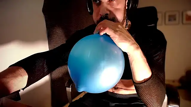 P4RtYBOII92 online show from 18, 10, 2025