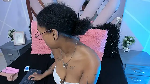 Snapshot of Elith_noa chatting on 6, 2, 2025 Elith noa online show from 6, 2, 2025