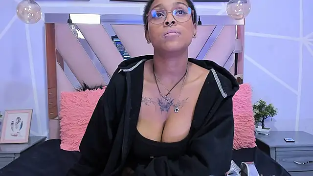 Snapshot of Elith_noa chatting on 11, 2, 2025 Elith noa online show from 11, 2, 2025