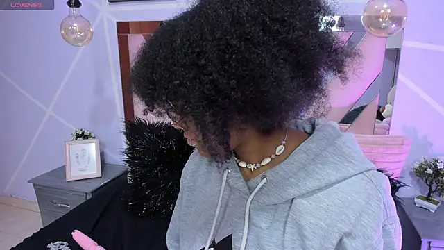 Snapshot of Elith_noa chatting on 27, 2, 2025 Elith noa online show from 27, 2, 2025