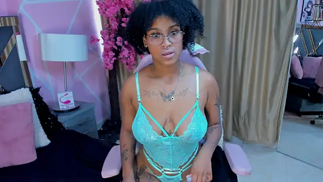Snapshot of Elith_noa chatting on 9, 3, 2025 Elith noa online show from 9, 3, 2025
