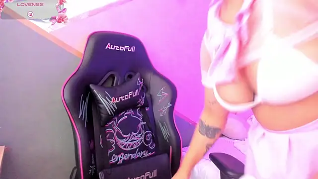 lilith noahh online show from 25, 2, 2025