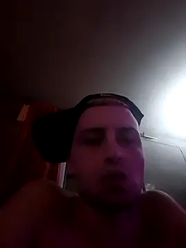 Snapshot of youngtrapboy chatting on 9, 9, 2025 youngtrapboy online show from 9, 9, 2025