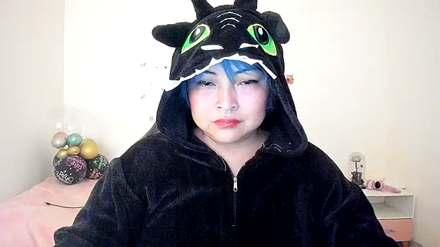 Shaddycute  online show from 8, 10, 2025