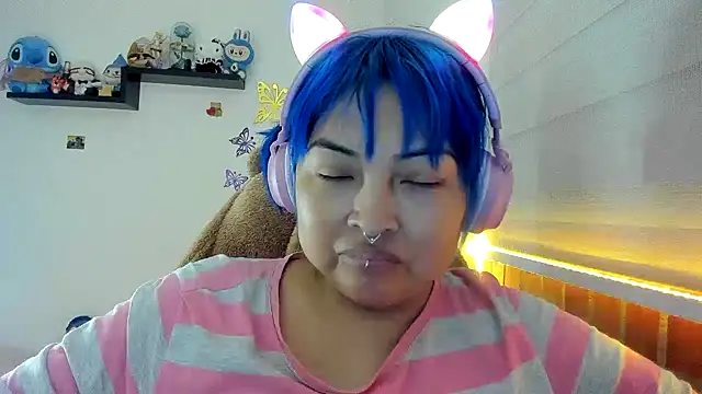 Shaddycute  online show from 2, 11, 2025