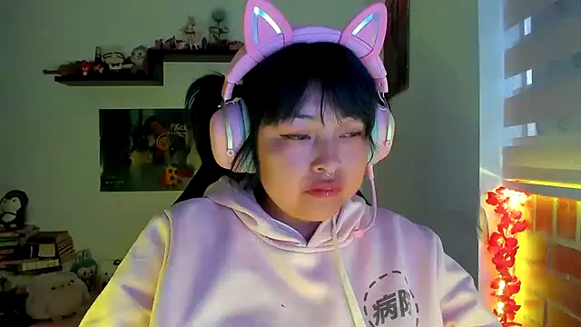 Shaddycute  online show from 4, 3, 2026