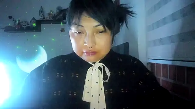 Snapshot of Shaddycute_ chatting on 10, 4, 2026 Shaddycute online show from 10, 4, 2026
