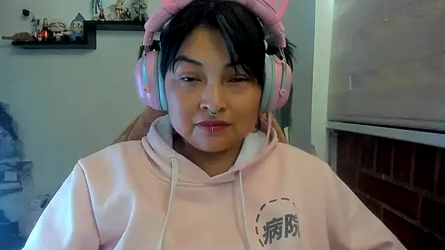 Snapshot of Shaddycute_ chatting on 14, 4, 2026 Shaddycute online show from 14, 4, 2026
