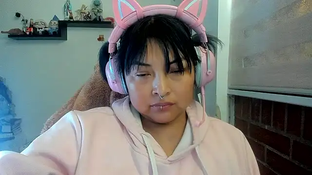 Snapshot of Shaddycute_ chatting on 15, 4, 2026 Shaddycute online show from 15, 4, 2026