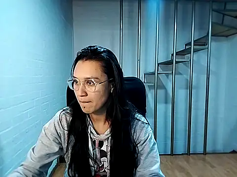 Snapshot of Jessie_Desire chatting on 5, 3, 2025 Jessie Desire online show from 5, 3, 2025