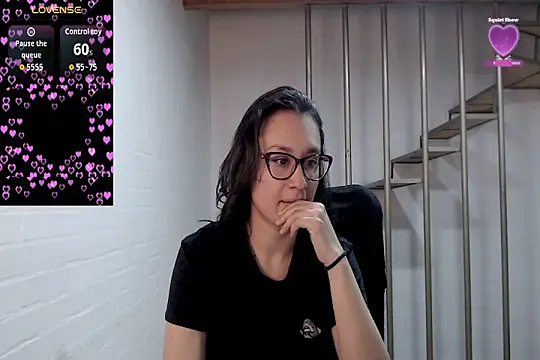 Snapshot of Jessie_Desire chatting on 11, 11, 2025 Jessie Desire online show from 11, 11, 2025