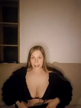 katiestevens online show from 23, 11, 2025