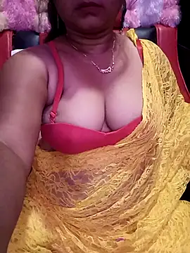 Snapshot of ella_mariya chatting on 14, 4, 2026 ella mariya online show from 14, 4, 2026