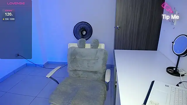 candydowson1 online show from 11, 1, 2025