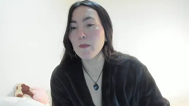 Elle Lee  online show from 25, 9, 2025