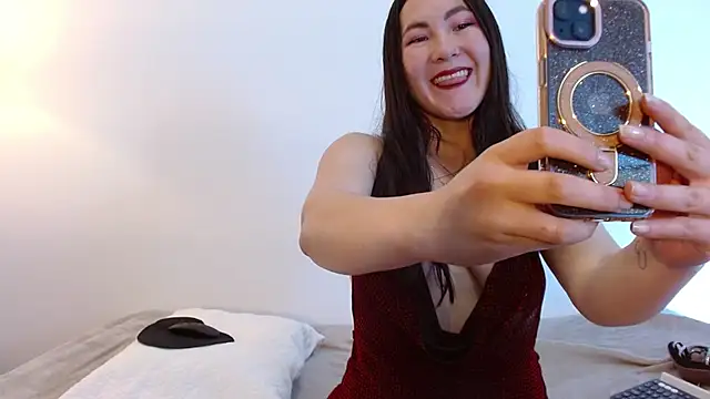Snapshot of Elle_Lee_ chatting on 19, 7, 2026 Elle Lee online show from 19, 7, 2026