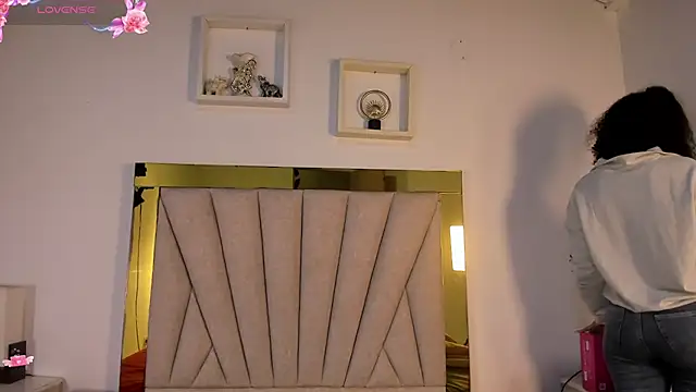 Snapshot of vahiolet_fuentes chatting on 7, 3, 2026 vahiolet fuentes online show from 7, 3, 2026