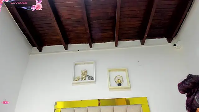 Snapshot of vahiolet_fuentes chatting on 19, 3, 2026 vahiolet fuentes online show from 19, 3, 2026