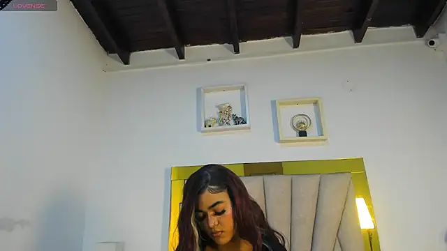 Snapshot of vahiolet_fuentes chatting on 21, 3, 2026 vahiolet fuentes online show from 21, 3, 2026