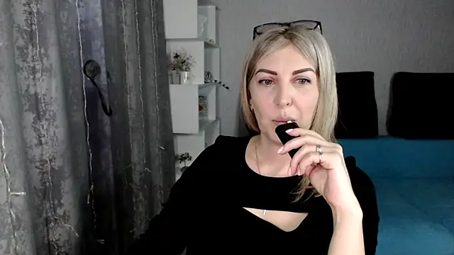 Amelia Harper online show from 12, 3, 2025