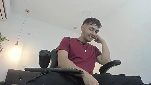 Snapshot of DiegoRogue_ chatting on 16, 12, 2024 DiegoRogue online show from 16, 12, 2024