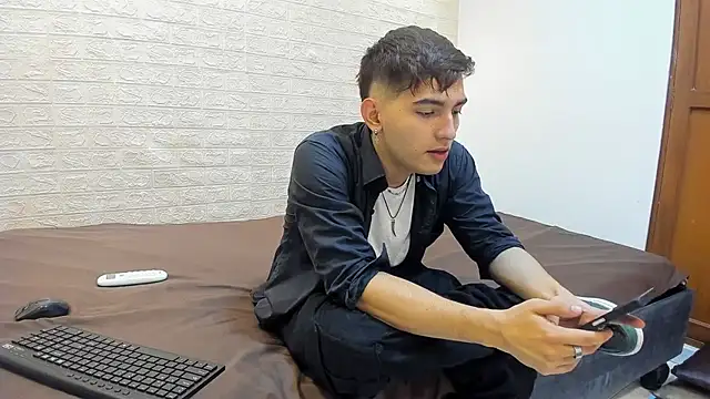 Snapshot of DiegoRogue_ chatting on 18, 12, 2024 DiegoRogue online show from 18, 12, 2024