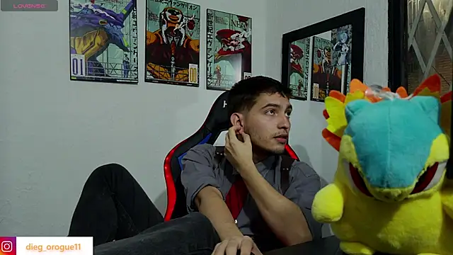 Snapshot of DiegoRogue_ chatting on 17, 3, 2025 DiegoRogue online show from 17, 3, 2025