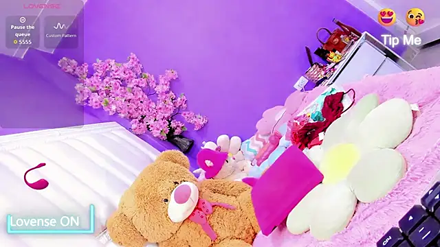 Snapshot of Catt_Alexxa chatting on 4, 10, 2025 Catt Alexxa online show from 4, 10, 2025