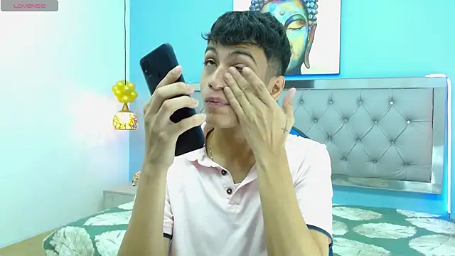SkinnyBoy  online show from 30, 12, 2024