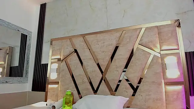 molly sweetee online show from 19, 10, 2025