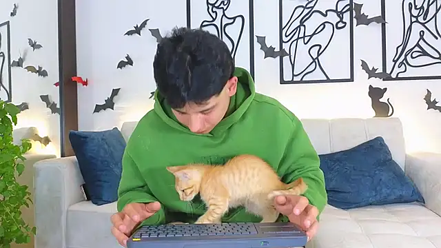 Snapshot of Nicole_and_deam13 chatting on 17, 10, 2025 Nicole and deam13 online show from 17, 10, 2025