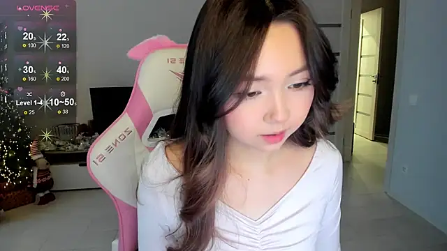 Snapshot of Fluffy_Rose chatting on 15, 12, 2025 Fluffy Rose online show from 15, 12, 2025