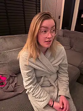 Snapshot of xX_HotCouple_Xx chatting on 16, 12, 2025 xX HotCouple Xx online show from 16, 12, 2025