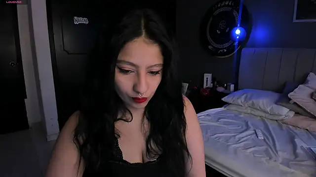 Simone Phill online show from 15, 2, 2025