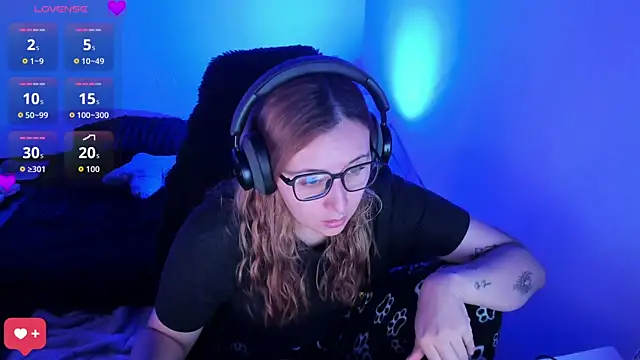 bonnie moon  online show from 10, 4, 2026