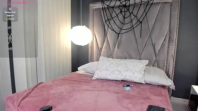 Kayla stern  online show from 1, 11, 2025