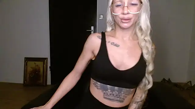 JuicyJanexo online show from 17, 9, 2025